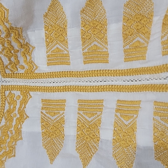 Roller Rabbit Embroidered Kurta - Picture 13 of 14